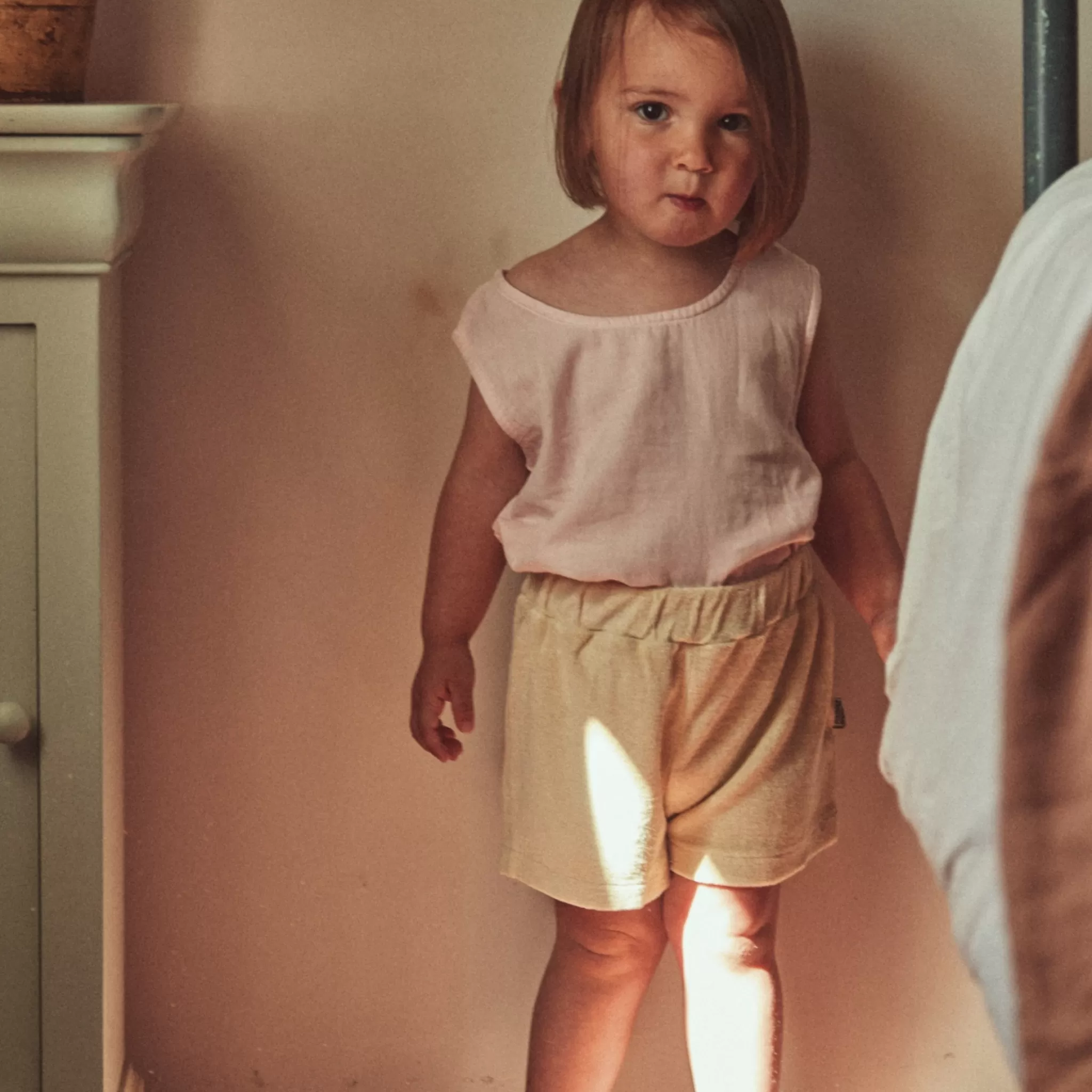 Enfant Poudre Organic Bloomers & Shorts | SHORT OEILLET ÉPONGE Almond Milk